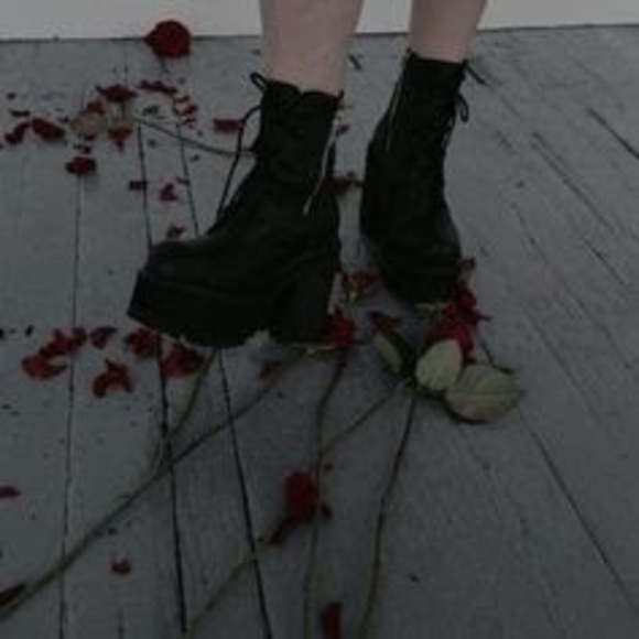 Meet your Posher, Hannah - Picture 1 of 1